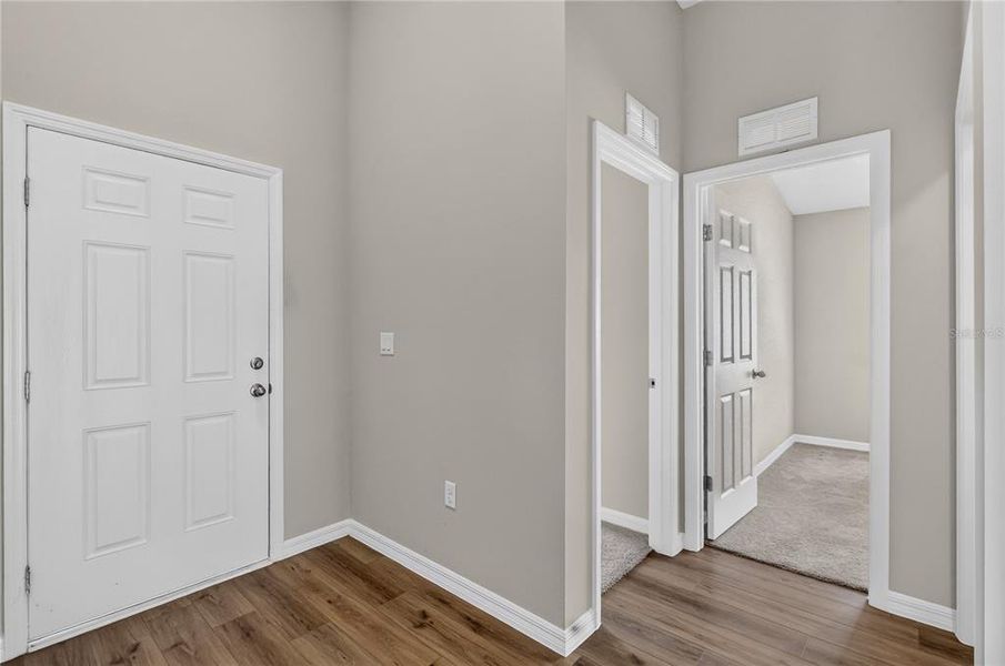 Spacious, unfurnished interior of a new home in Forest Lake, Davenport (Image 41).