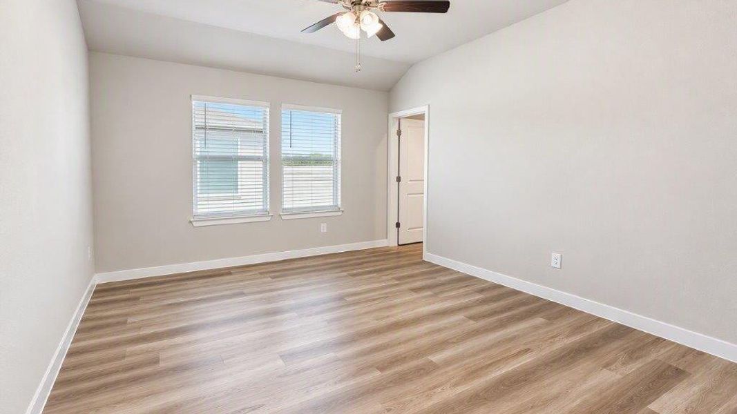 Representative unfurnished interior of a home built from the Ashburn by D.R. Horton in Royal Oak South, Corpus Christi (Image 10).