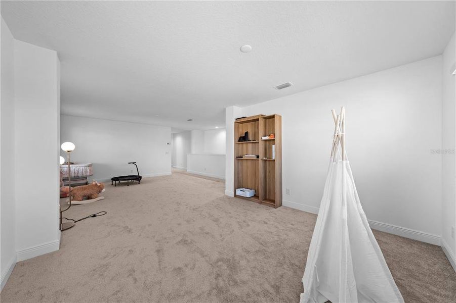 Spacious, unfurnished interior of a new home in , St. Cloud (Image 20).