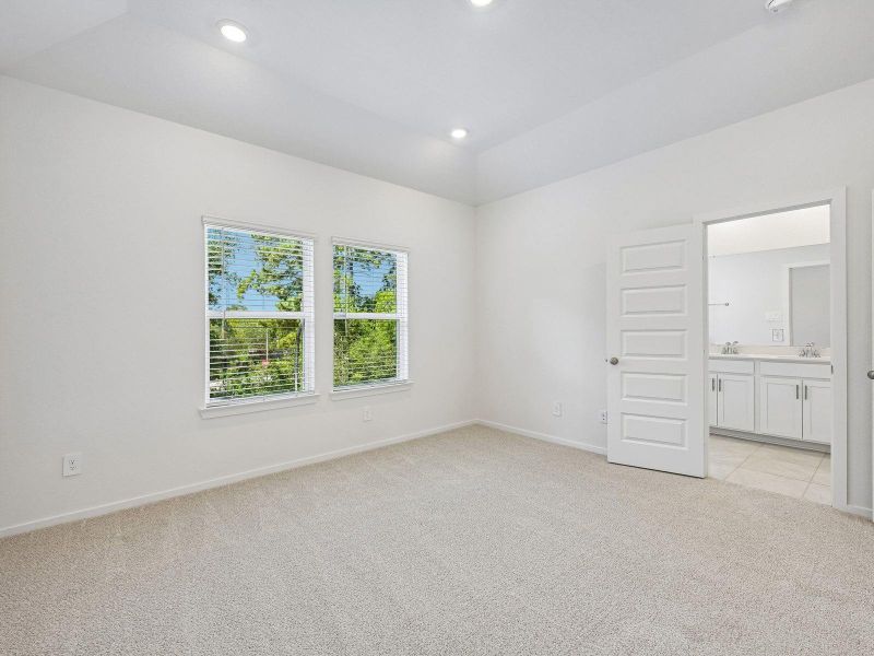 Spacious, unfurnished interior of a new home in Pinewood Trails - City Series, Atascocita (Image 37).