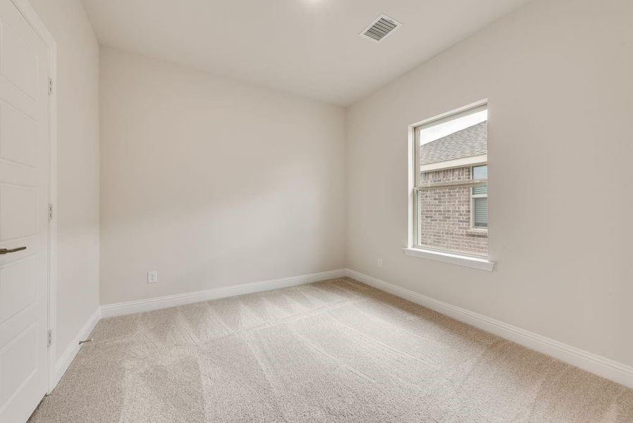 Spacious, unfurnished interior of a new home in Spiritas Ranch, Little Elm (Image 30).