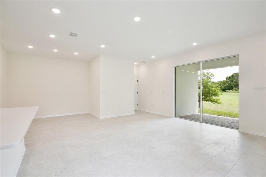 Spacious, unfurnished interior of a new home in , Groveland (Image 20).