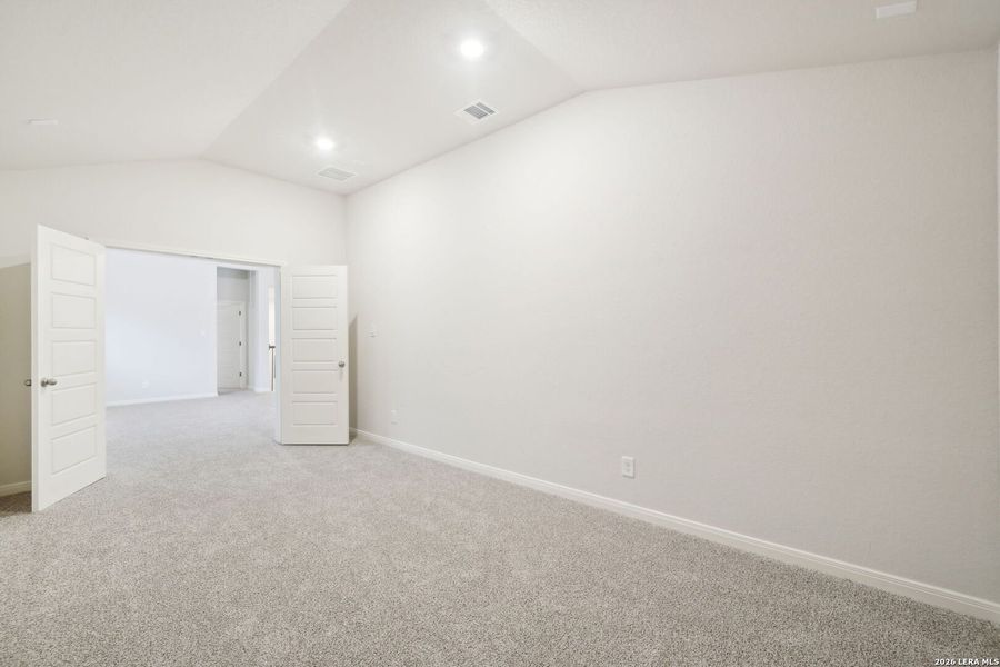 Spacious, unfurnished interior of a new home in Estancia Ranch - Classic Series, San Antonio (Image 29).