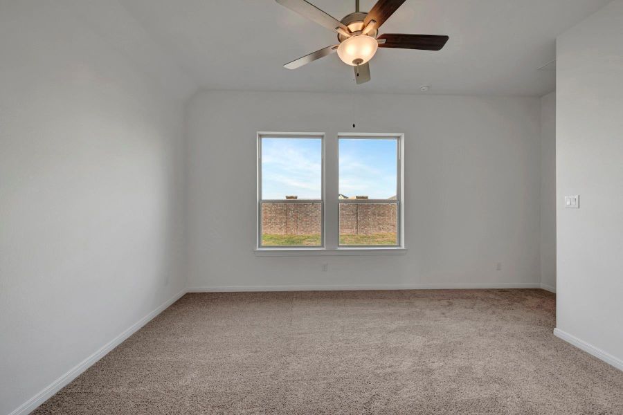 Spacious, unfurnished interior of a new home in Beacon Point at Lago Mar 50’ Homesites, Texas City (Image 29).