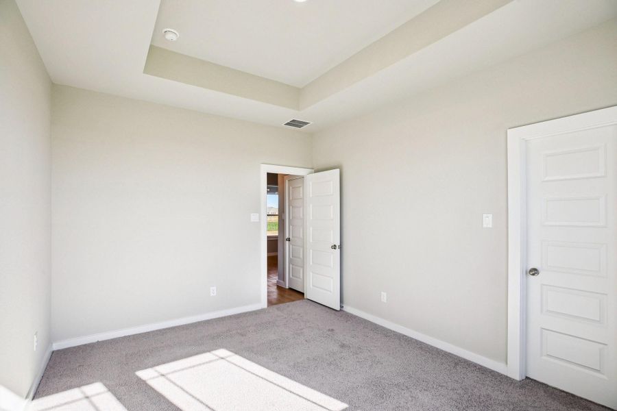 Spacious, unfurnished interior of a new home in Southfork Ranch, Sealy (Image 23).