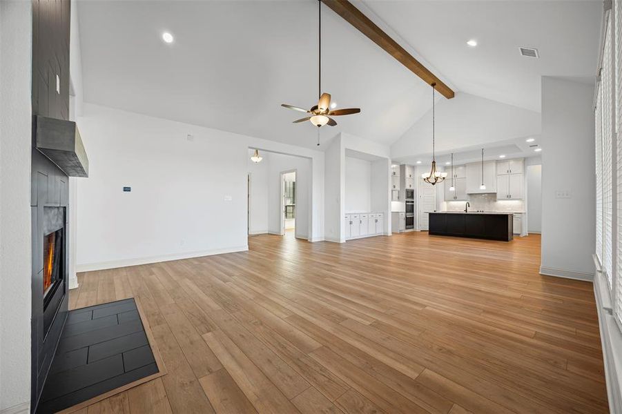 Spacious, unfurnished interior of a new home in Tuscan Estates (1 Acre Lots), Waxahachie (Image 31). Spacious, unfurnished interior of a new home in Tuscan Estates (1 Acre Lots), Waxahachie (Image 31).