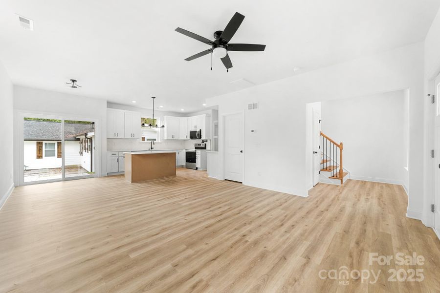 Spacious, unfurnished interior of a new home in , Shelby (Image 30).