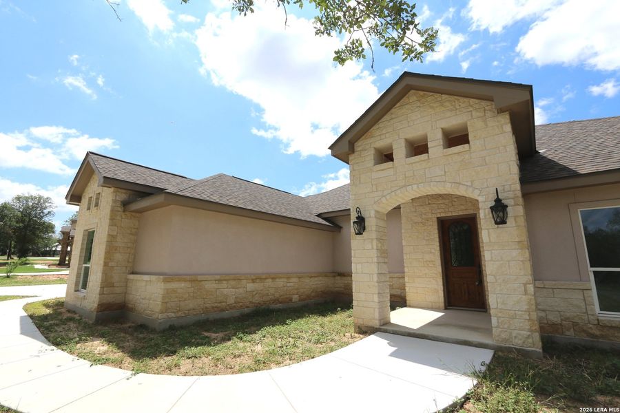 Image 47 of a home in .