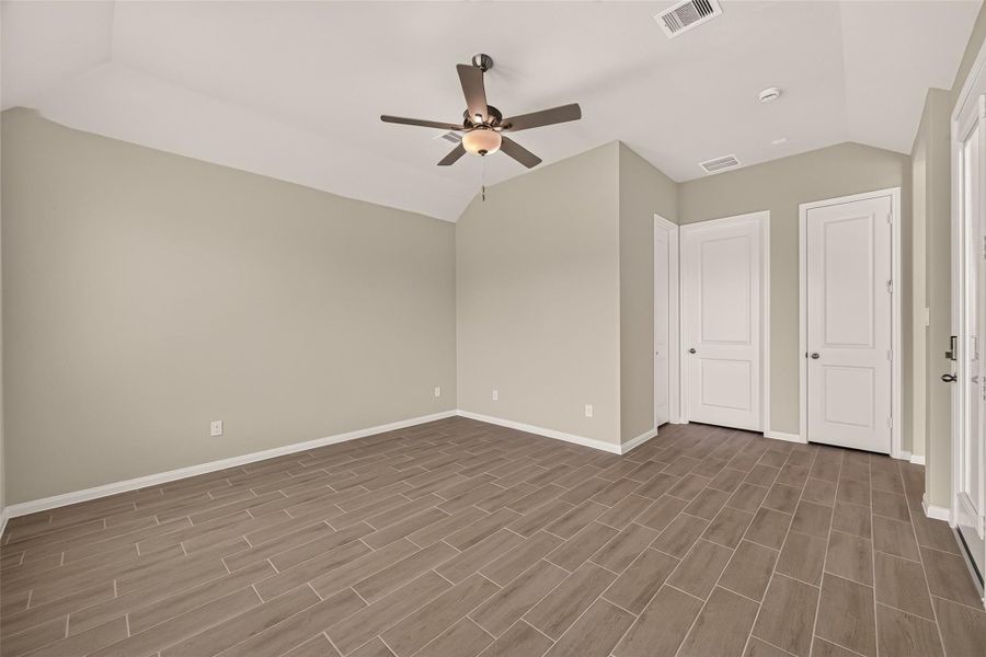 Spacious, unfurnished interior of a new home in , Richmond (Image 36).
