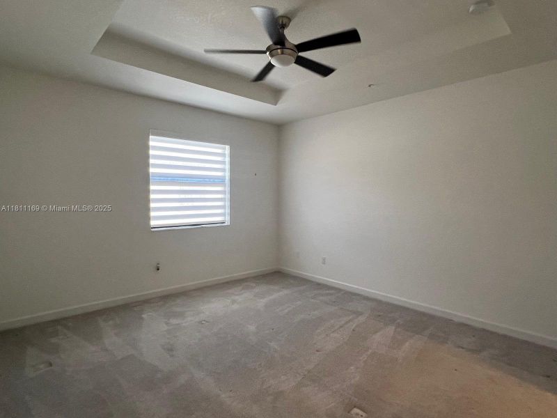Spacious, unfurnished interior of a new home in , Pembroke Pines (Image 19).