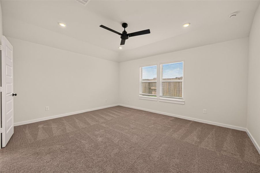 Spacious, unfurnished interior of a new home in Foxtail Palms, Manvel (Image 43). Spacious, unfurnished interior of a new home in Foxtail Palms, Manvel (Image 43).
