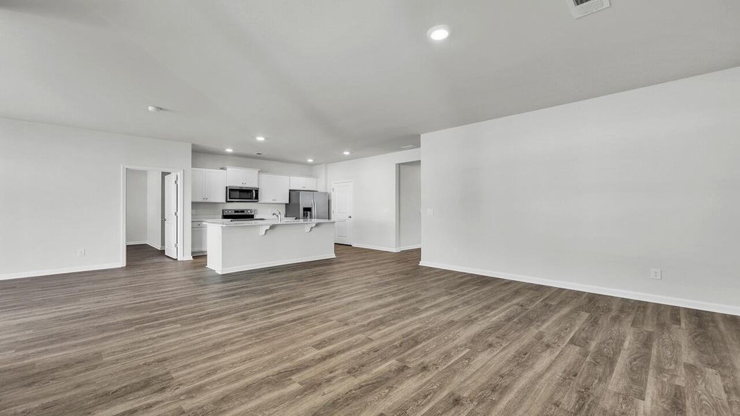 Spacious, unfurnished interior of a new home in Hillcrest, Ravenel (Image 34).