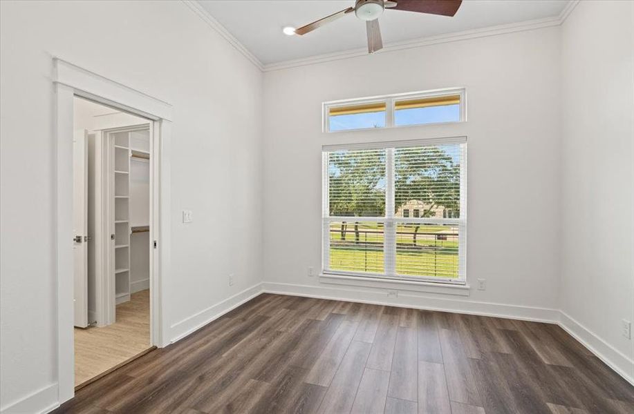 Spacious, unfurnished interior of a new home in , Salado (Image 20).