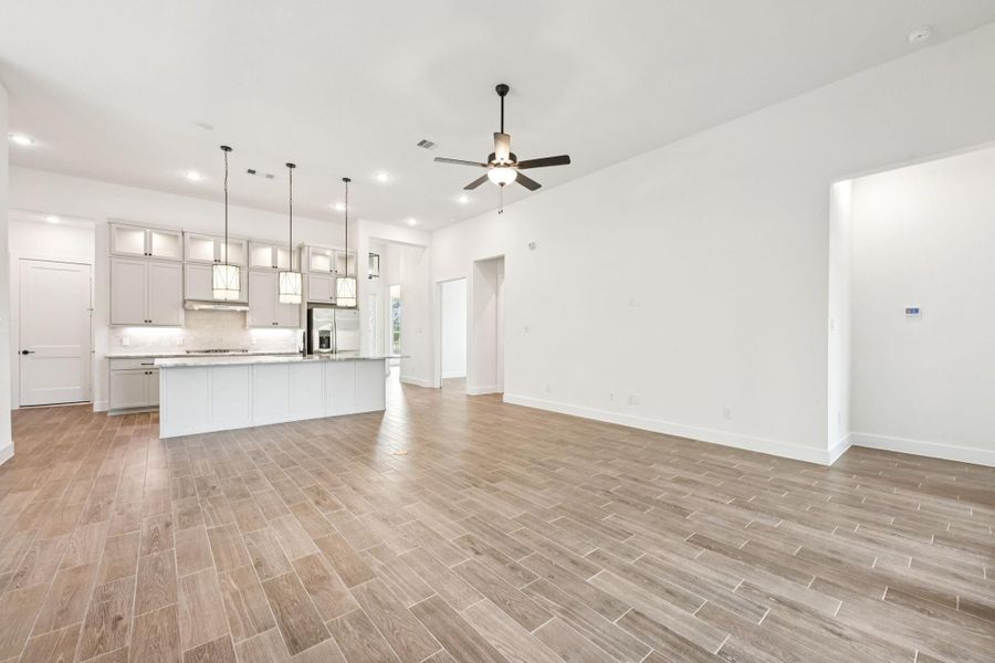 Spacious, unfurnished interior of a new home in Kresston, Montgomery (Image 38).