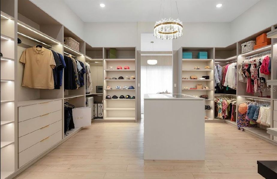 Furnished interior view inside a new home in , Montverde (Image 18).