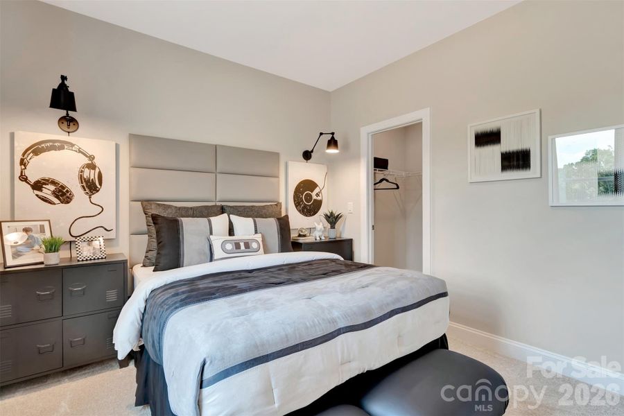 Secondary bedroom