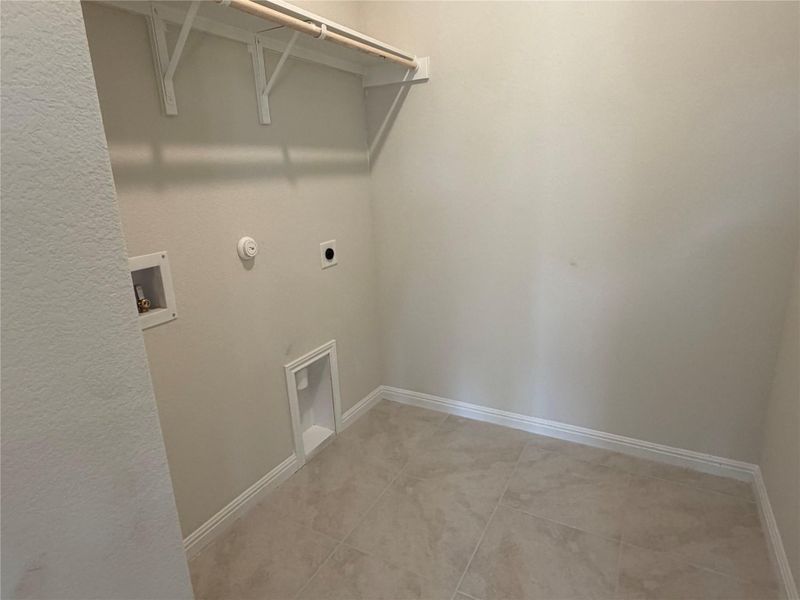 Spacious, unfurnished interior of a new home in Cannon Ranch 45s, Dripping Springs (Image 12). Spacious, unfurnished interior of a new home in Cannon Ranch 45s, Dripping Springs (Image 12).