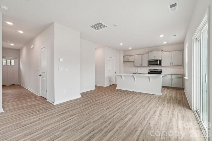 Spacious, unfurnished interior of a new home in Clark Creek Landing, Lincolnton (Image 23).