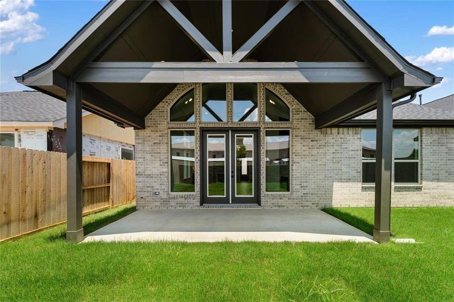 Exterior details and patio area of a home in Cross Creek Ranch 45' 70', Fulshear (Image 25).
