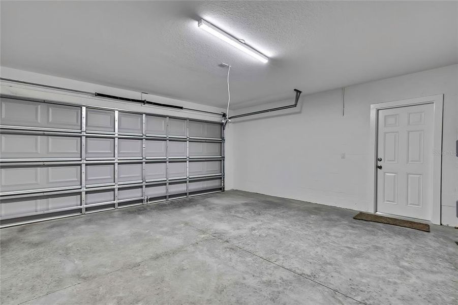 Spacious, unfurnished interior of a new home in , Brooksville (Image 34).