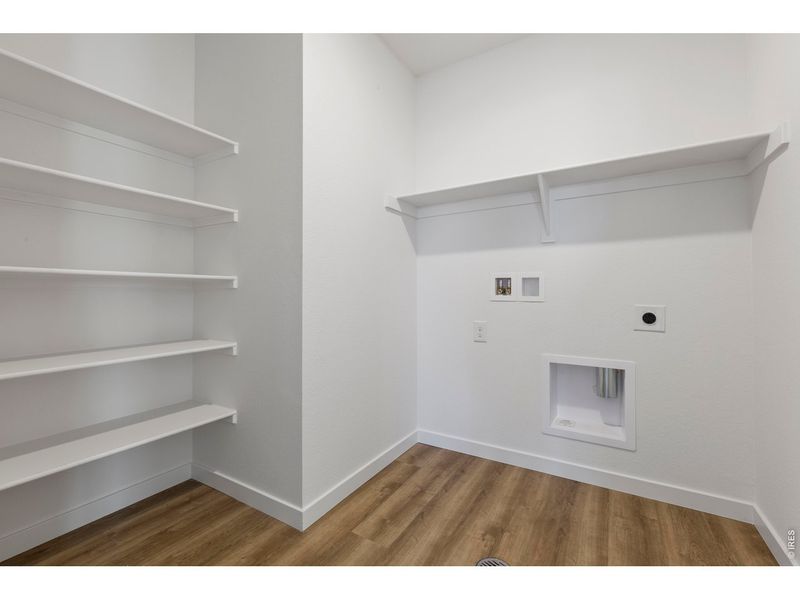 Spacious, unfurnished interior of a new home in Granary, Johnstown (Image 28).