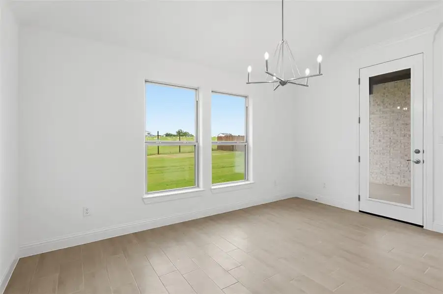 Spacious, unfurnished interior of a new home in , Tolar (Image 21).