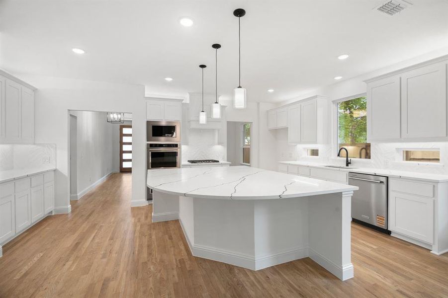 Furnished interior view inside a new home in , Fort Worth (Image 13). Furnished interior view inside a new home in , Fort Worth (Image 13).