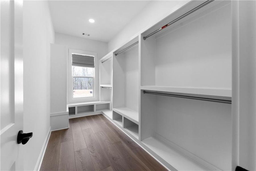 Spacious, unfurnished interior of a new home in , Waleska (Image 20).