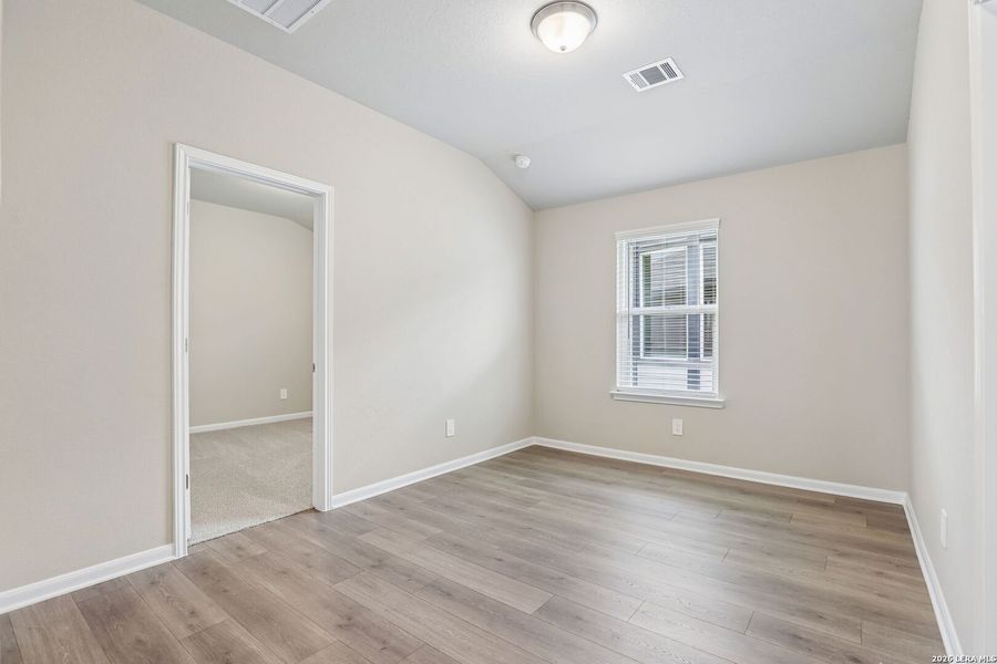 Spacious, unfurnished interior of a new home in Thomas Pond, San Antonio (Image 31). Spacious, unfurnished interior of a new home in Thomas Pond, San Antonio (Image 31).