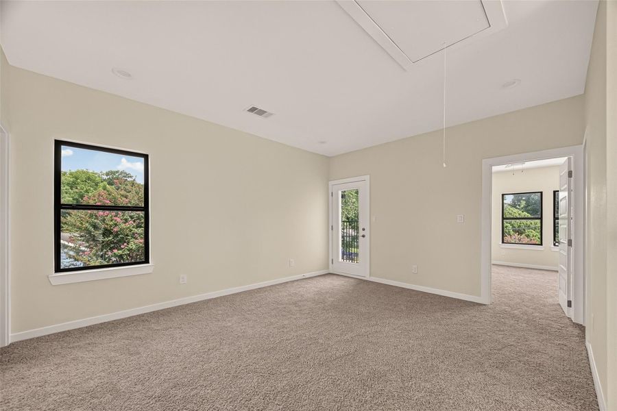 Spacious, unfurnished interior of a new home in , Houston (Image 25).