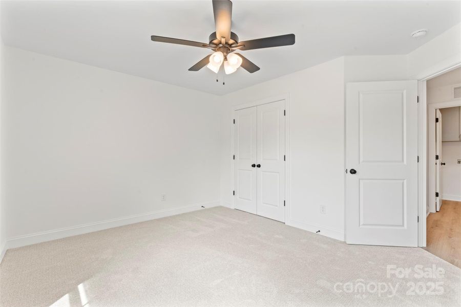 Spacious, unfurnished interior of a new home in , Harrisburg (Image 18).