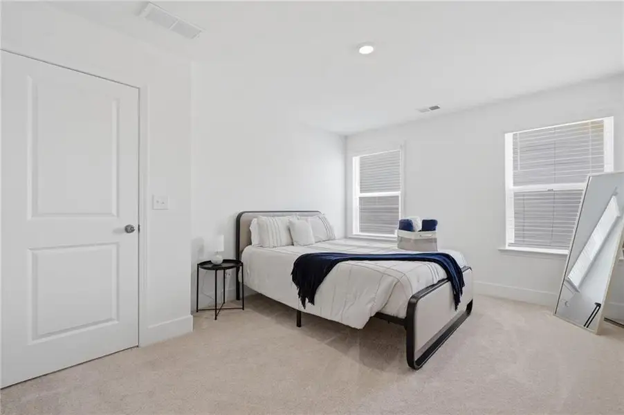 Furnished interior view inside a new home in , Dallas (Image 37).