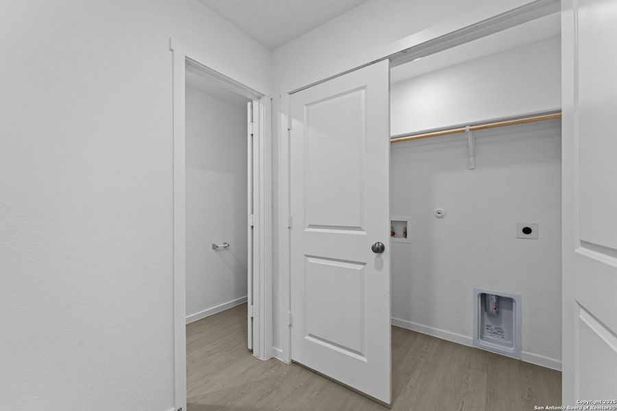 Spacious, unfurnished interior of a new home in Torian Village: Belmar Collection, San Antonio (Image 11).