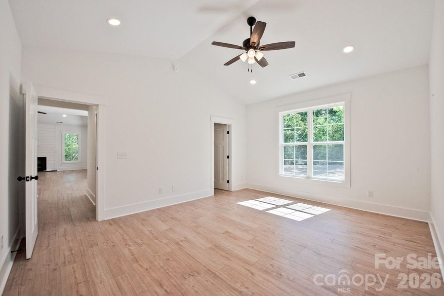 Spacious, unfurnished interior of a new home in , Concord (Image 31).