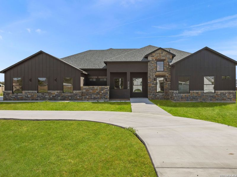 Front exterior of a new home in , Seguin, TX, highlighting curb appeal (Image 29). Front exterior of a new home in , Seguin, TX, highlighting curb appeal (Image 29).