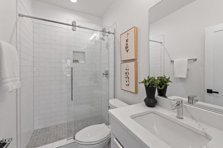 13-813 N Roxboro_6679 13-813 N Roxboro_6679