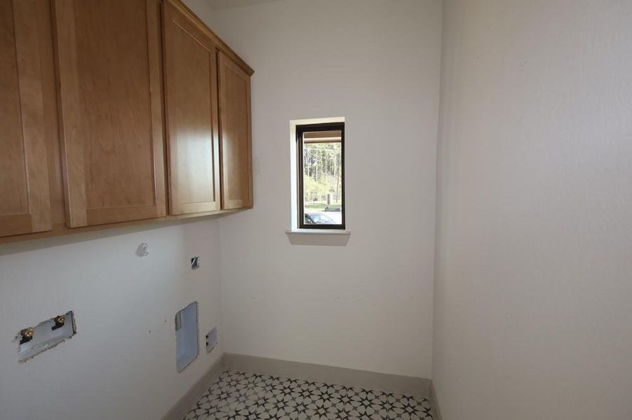 Spacious, unfurnished interior of a new home in , Porter (Image 11).