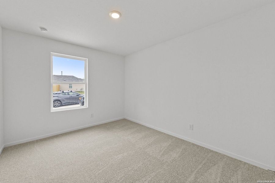 Spacious, unfurnished interior of a new home in Spring Grove, St. Hedwig (Image 27).