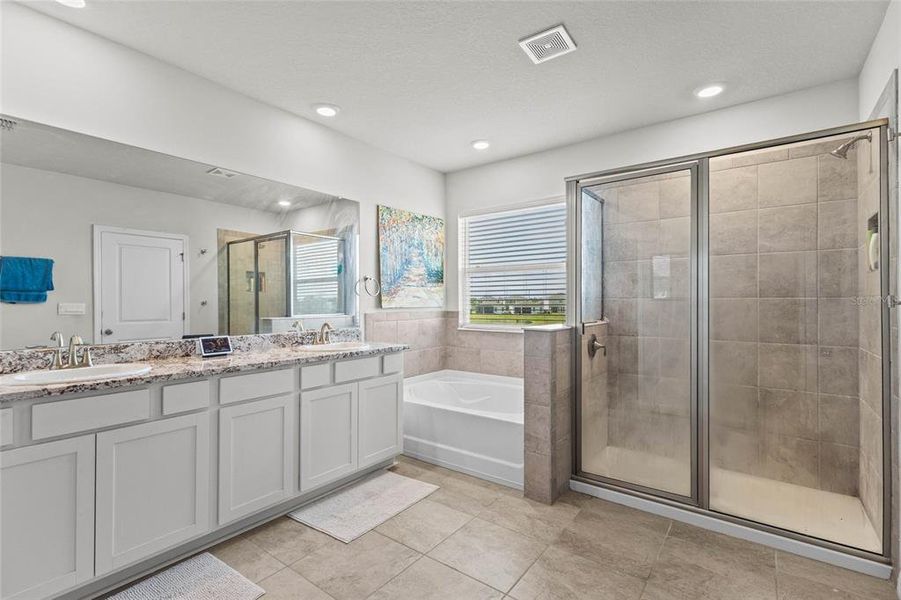Furnished interior view inside a new home in Evergreen, Bradenton (Image 31).