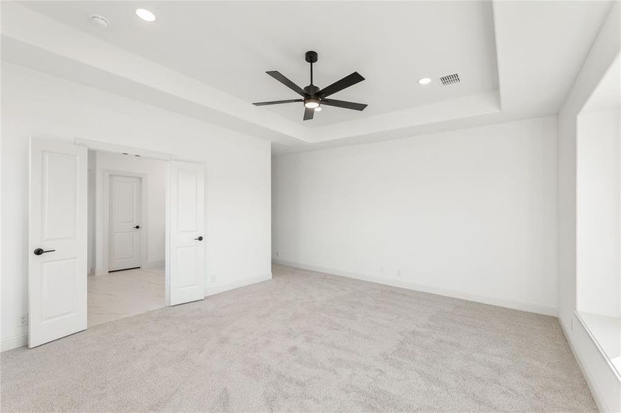 Spacious, unfurnished interior of a new home in Crystal Lake Estates, Red Oak (Image 16).