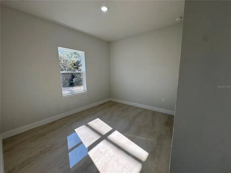 Spacious, unfurnished interior of a new home in , Ocala (Image 15).