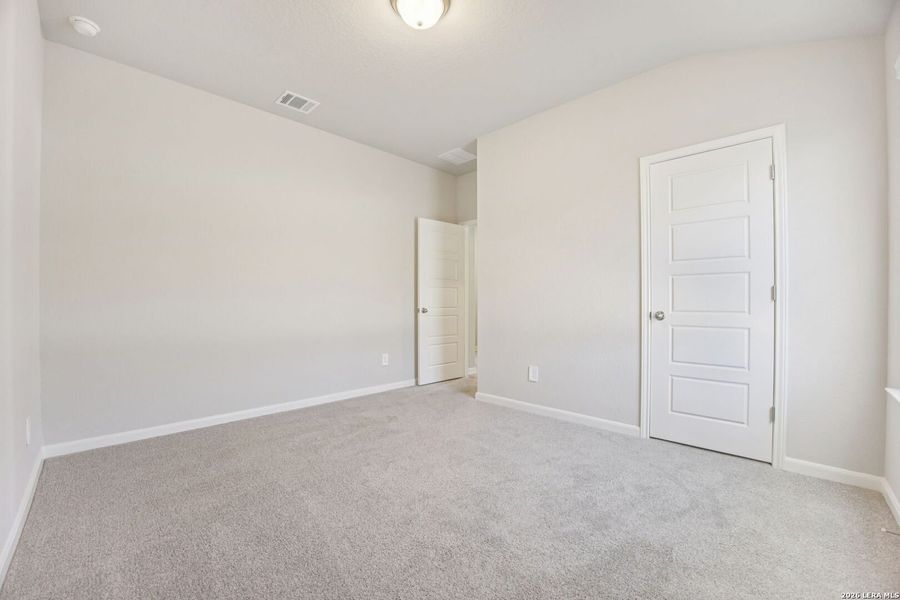 Spacious, unfurnished interior of a new home in Arcadia Ridge - Classic Series, San Antonio (Image 33).
