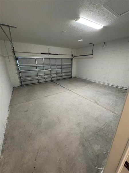 Spacious, unfurnished interior of a new home in , Deland (Image 16).