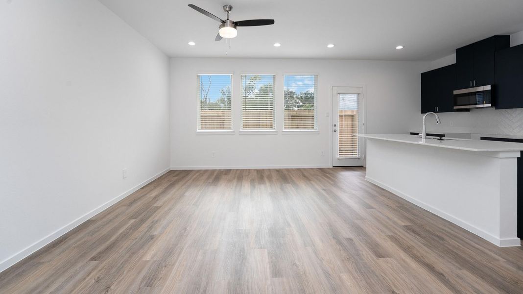 Spacious, unfurnished interior of a new home in Alaia Crossing, Houston (Image 13).