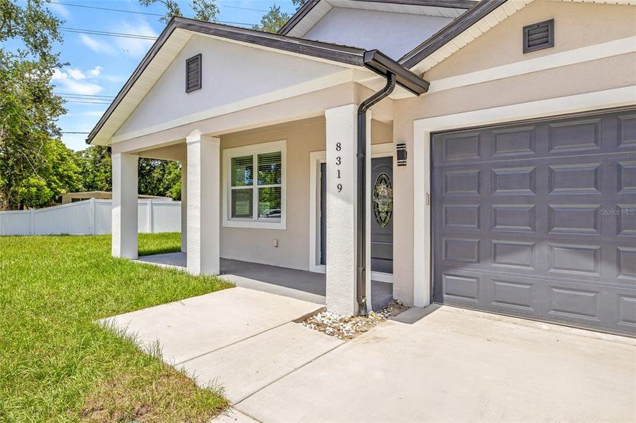 Exterior details and patio area of a home in , Tampa (Image 28).
