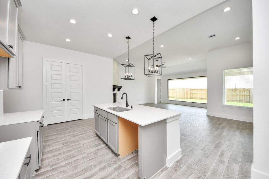 This generously spacious kitchen is a dream realized! This generously spacious kitchen is a dream realized!