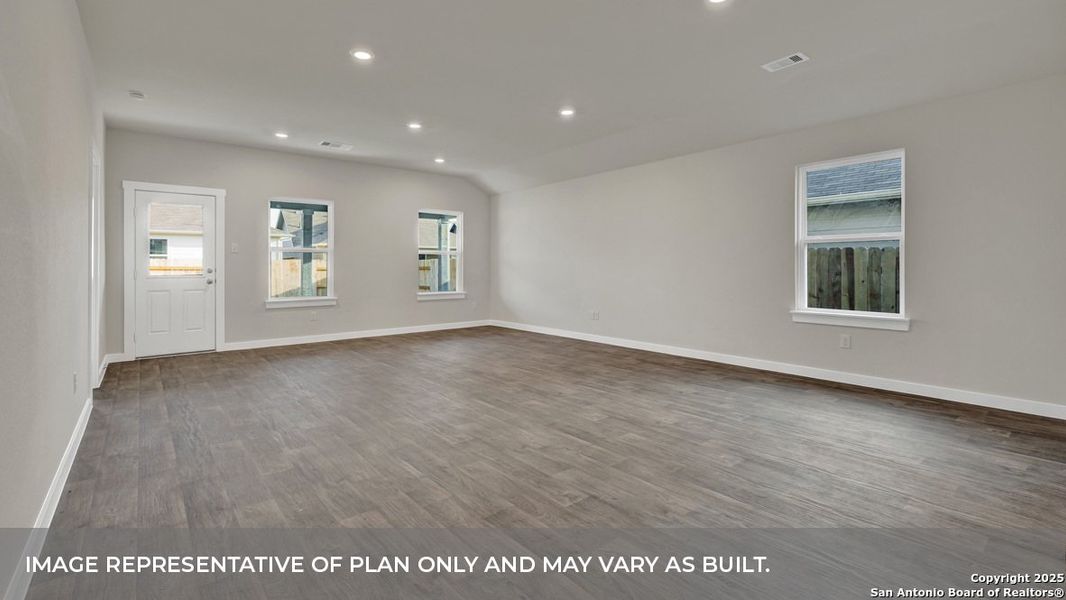 Spacious, unfurnished interior of a new home in Trace, San Marcos (Image 14).