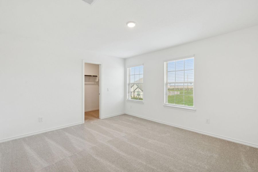 Spacious, unfurnished interior of a new home in River Ranch, Dayton (Image 24).