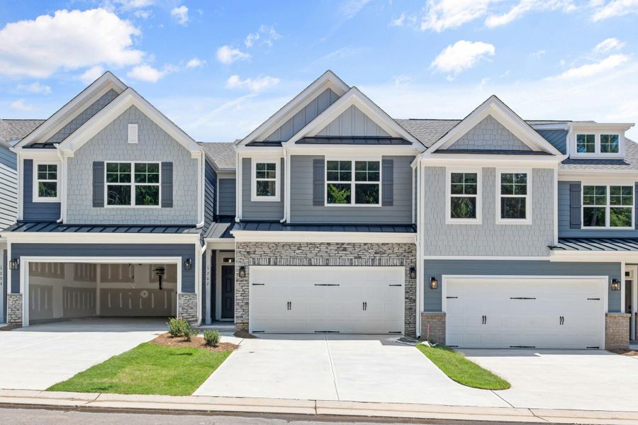 Image 27 of a home in Harbor Crossing.