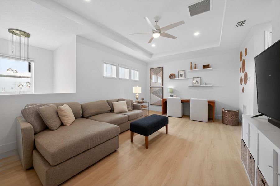 33_11870_SW_Macelli_Wy-Living_room-0674